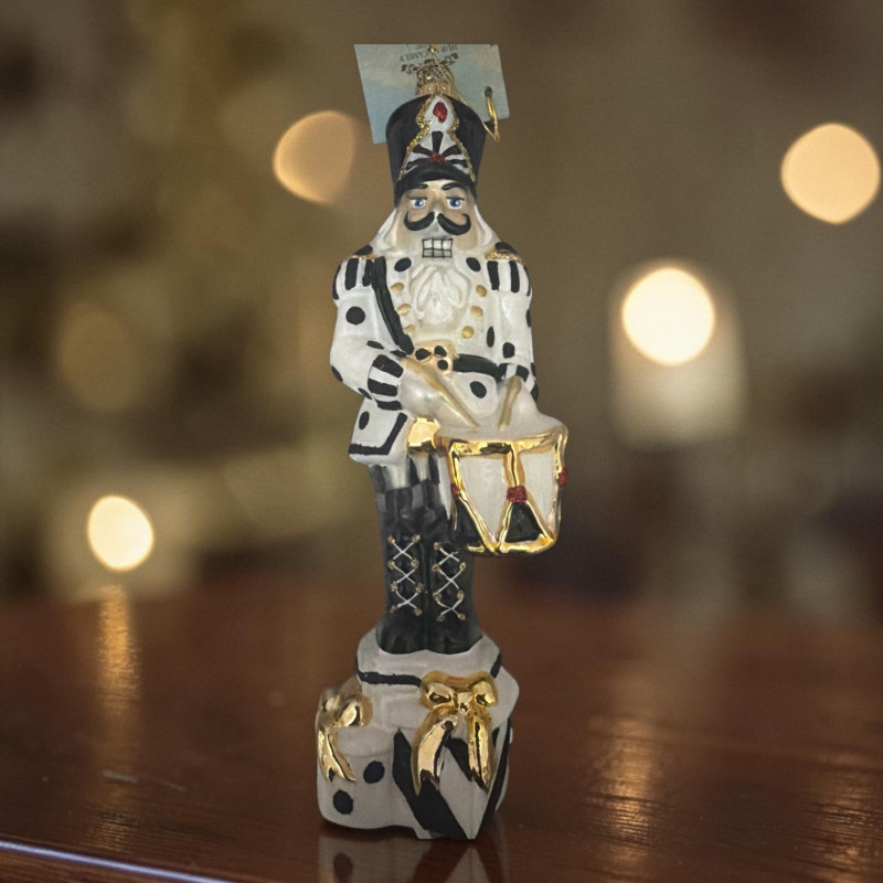 ЩЕЛКУНЧИК 