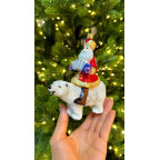 Санта на медведе