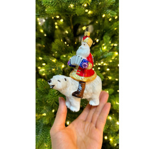 Санта на медведе